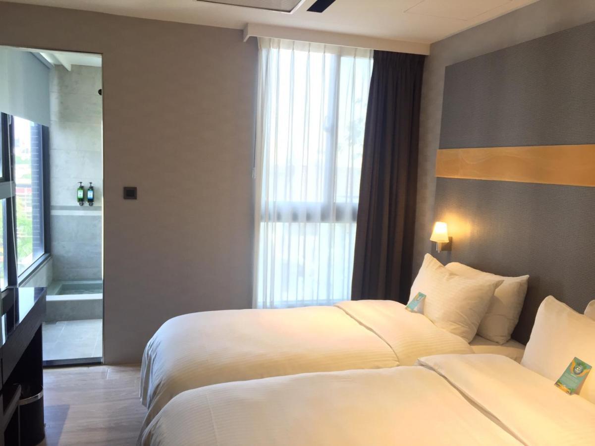 Fengjia Hotel Bell Taichung Exterior photo